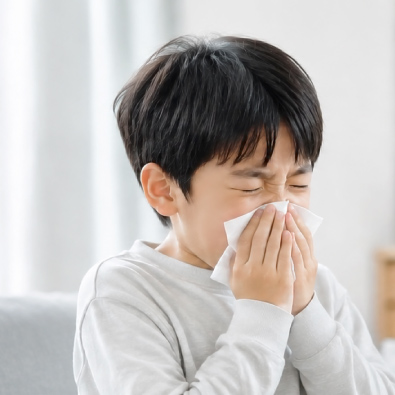 飲食小心挑、家裡勤打掃，孩子過敏還是發作？聽小兒科醫師溫柔為你解答